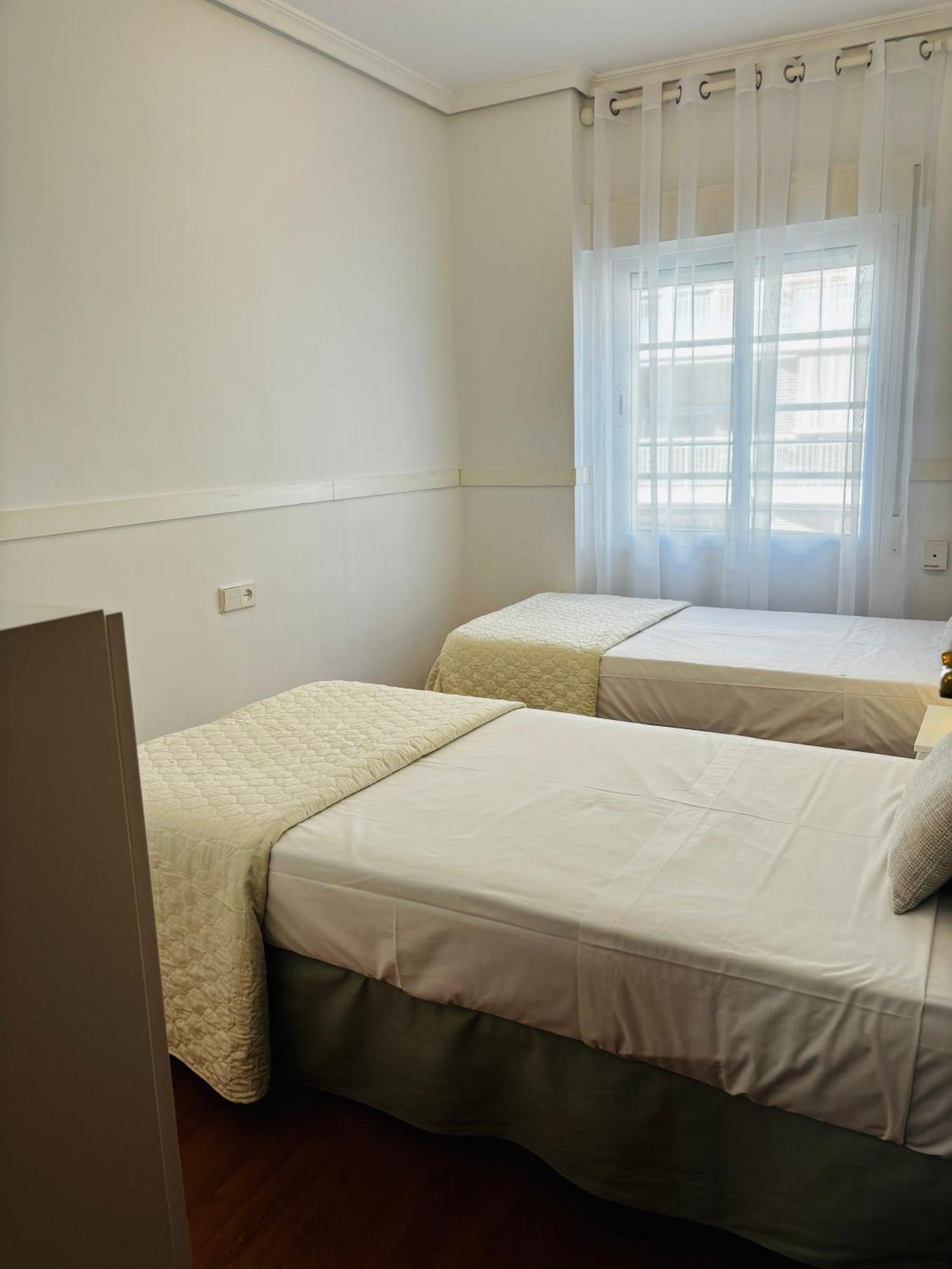 Travel Habitat Mestalla Валенсия Екстериор снимка
