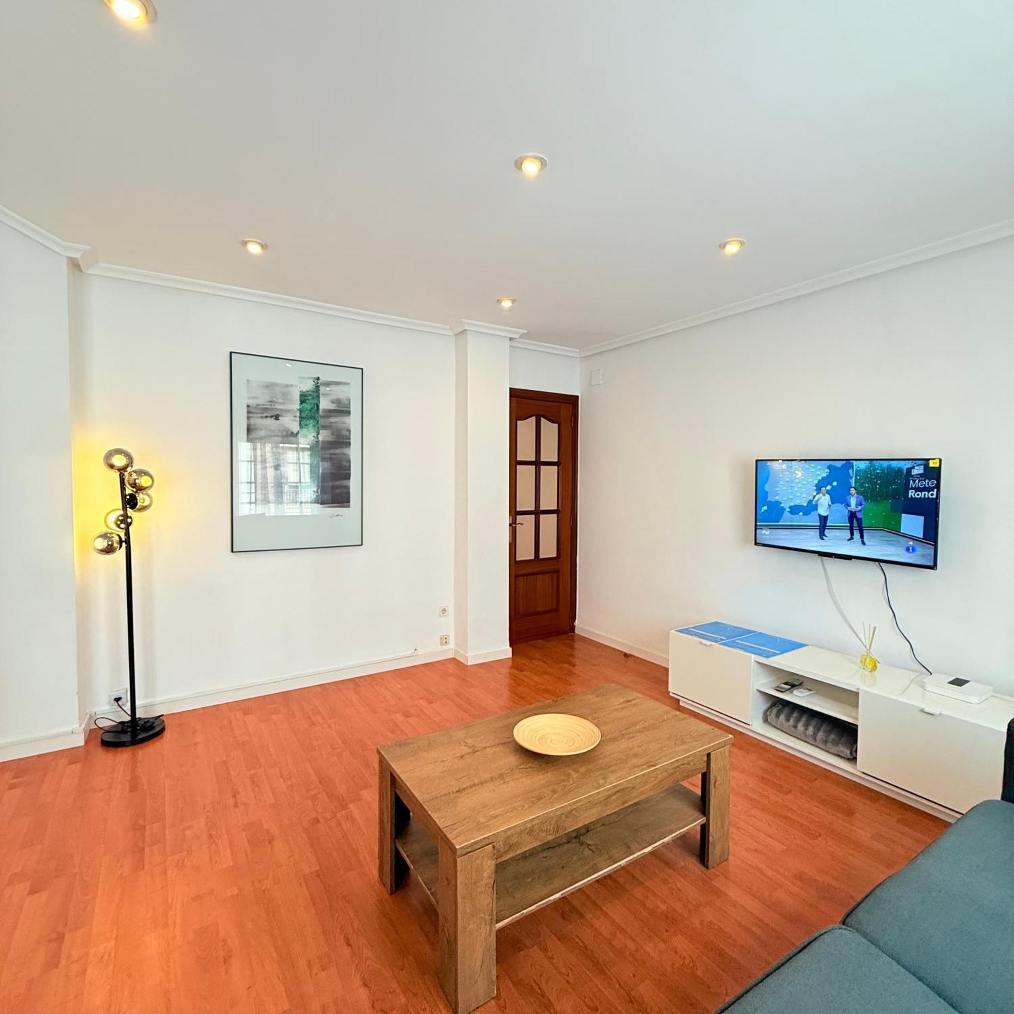 Travel Habitat Mestalla Валенсия Екстериор снимка